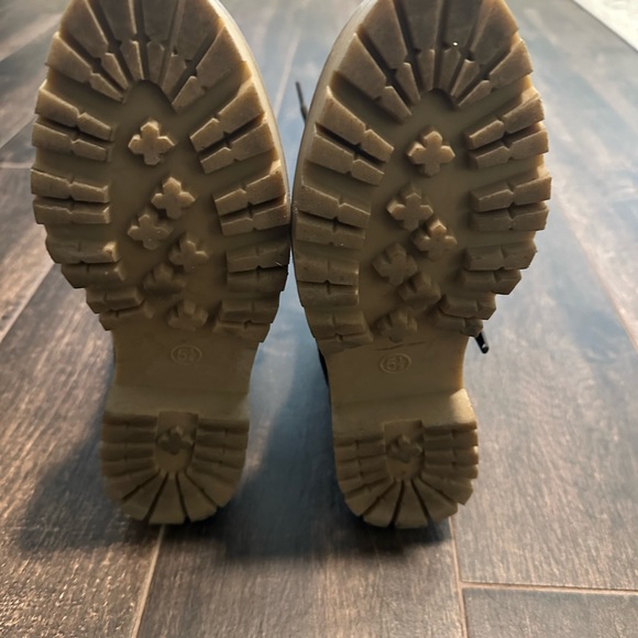 Universal Thread Gray combat boots - Picture 4 of 4